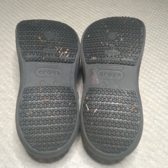 Crocs Black Sandals Sz 7 Movable Strap - Picture 5 of 8